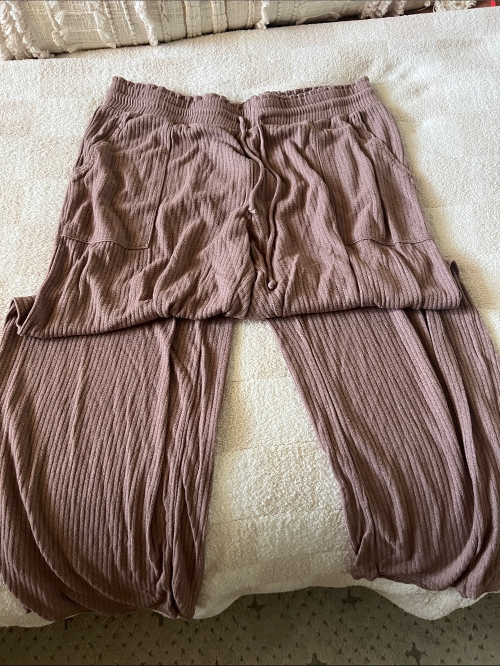stars above Ribbed Straight-Leg Pants in Dusty Mauve